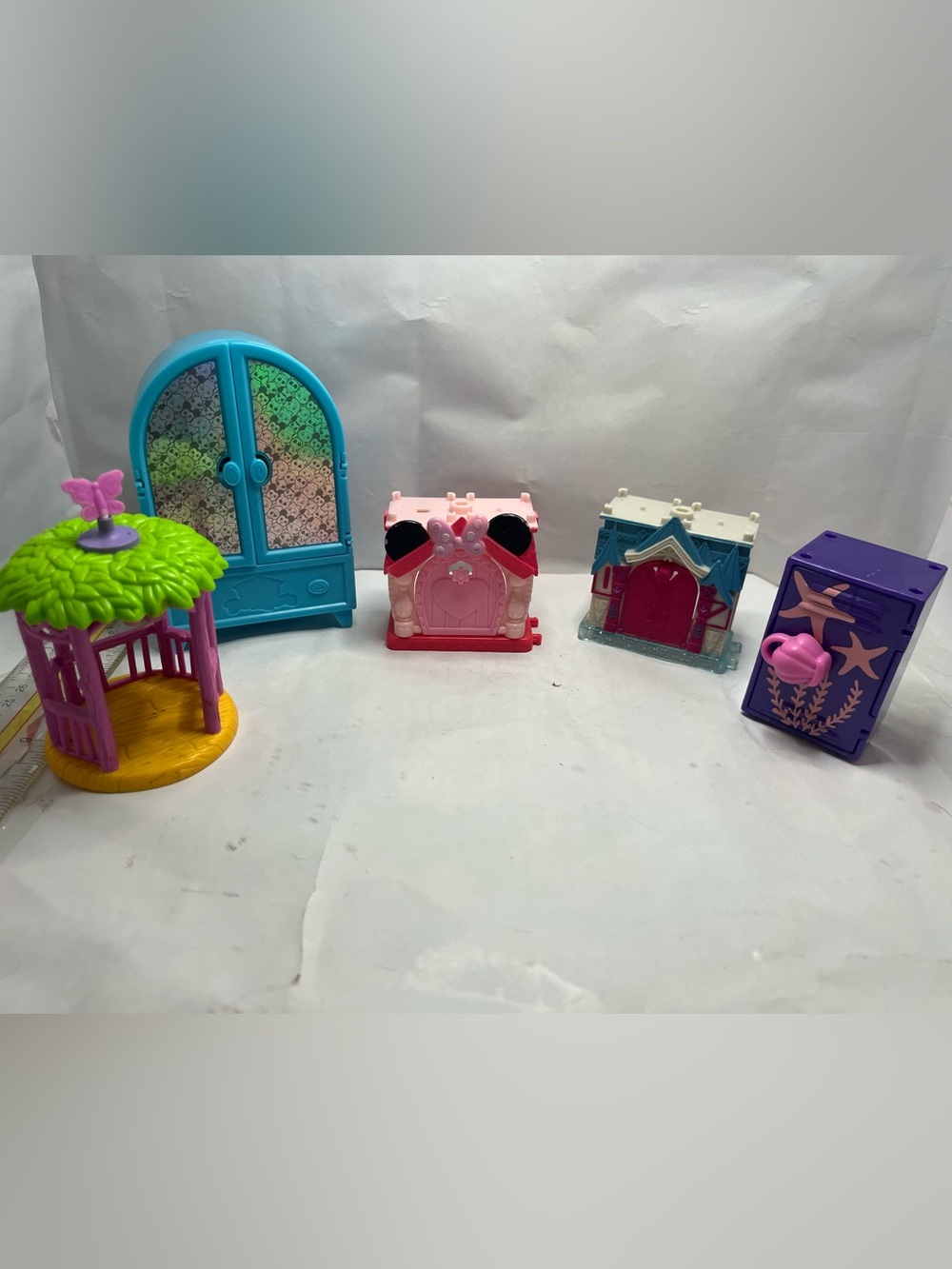 Disney Doorables accessories houses castle closet lot
